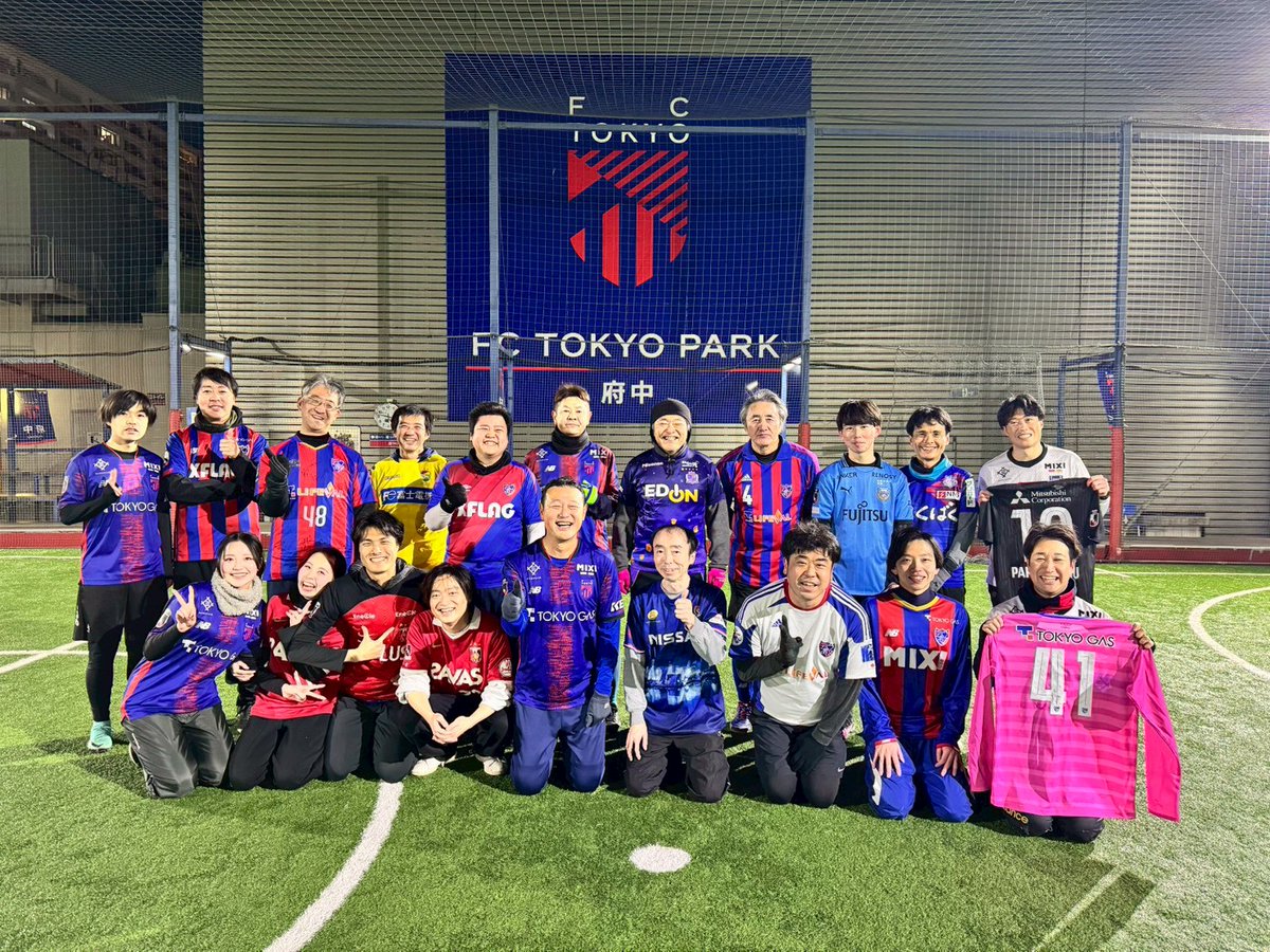 fctparkfuchu's tweet photo. 【#ユニサル Ｊリーグ開催‼】

お気に入りのユニフォームを着て楽しむ #ユニサル👚⚽
本日はＪリーグ全60クラブバージョンで、色とりどりのユニフォームが集まりました✨

次回は3月21日(土)「ユニサル【FC東京】」開催です🔵🔴
予約▶https://t.co/A6cLj004we

#fctokyo #fuchu #futsal #Ｊリーグ https://t.co/hiN6BfyzSd