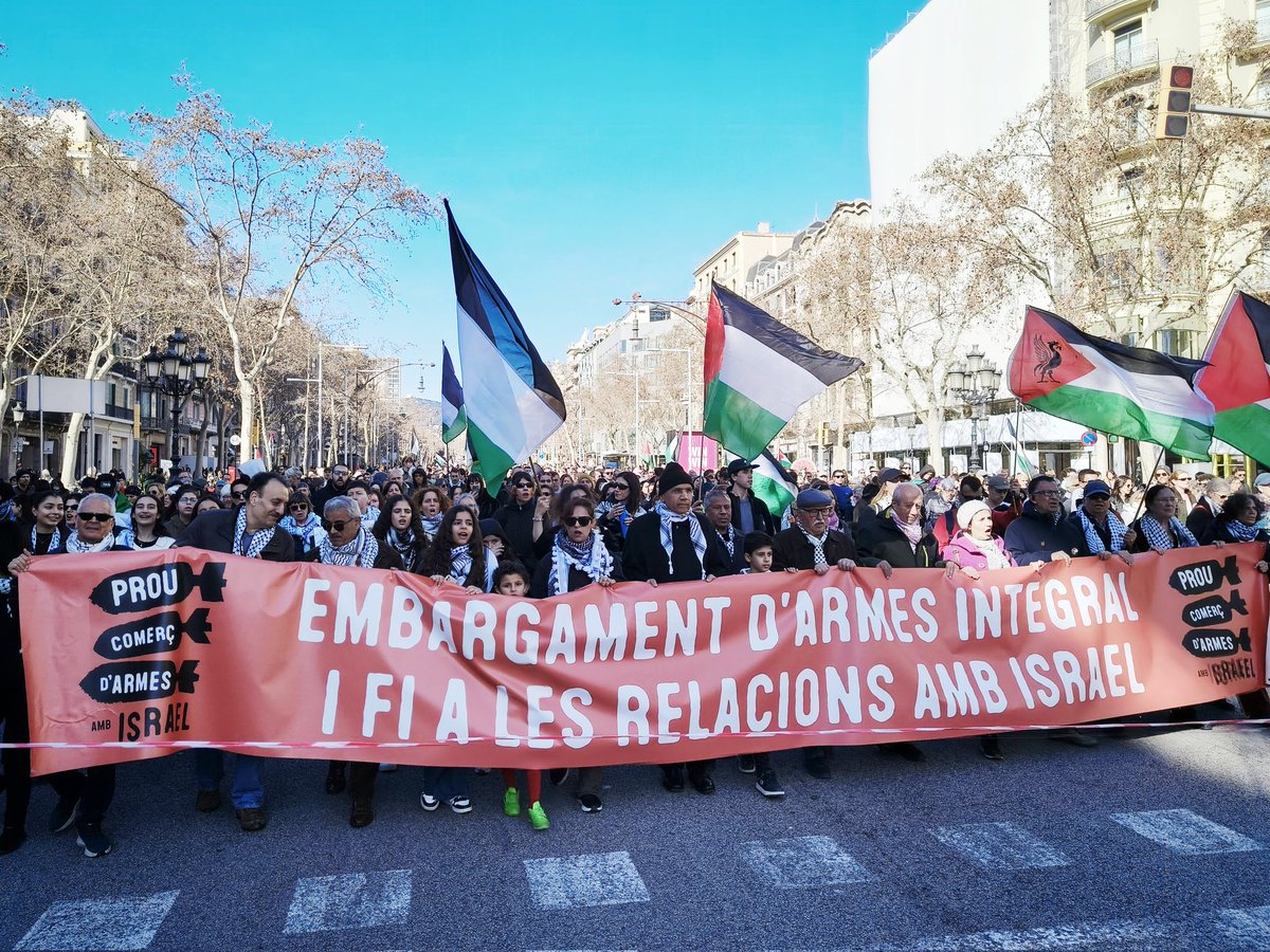 🇵🇸 El genocidi a Palestina no s'atura i seguim als carrers amb <a href="/Palestina_cat/">Comunitat Palestina Catalunya</a> i <a href="/proucomplicitat/">ProuComplicitat #AturemElGenocidi</a> mobilitzant-nos per defensar els drets dels pobles i per aturar tota complicitat! #FreePalestine