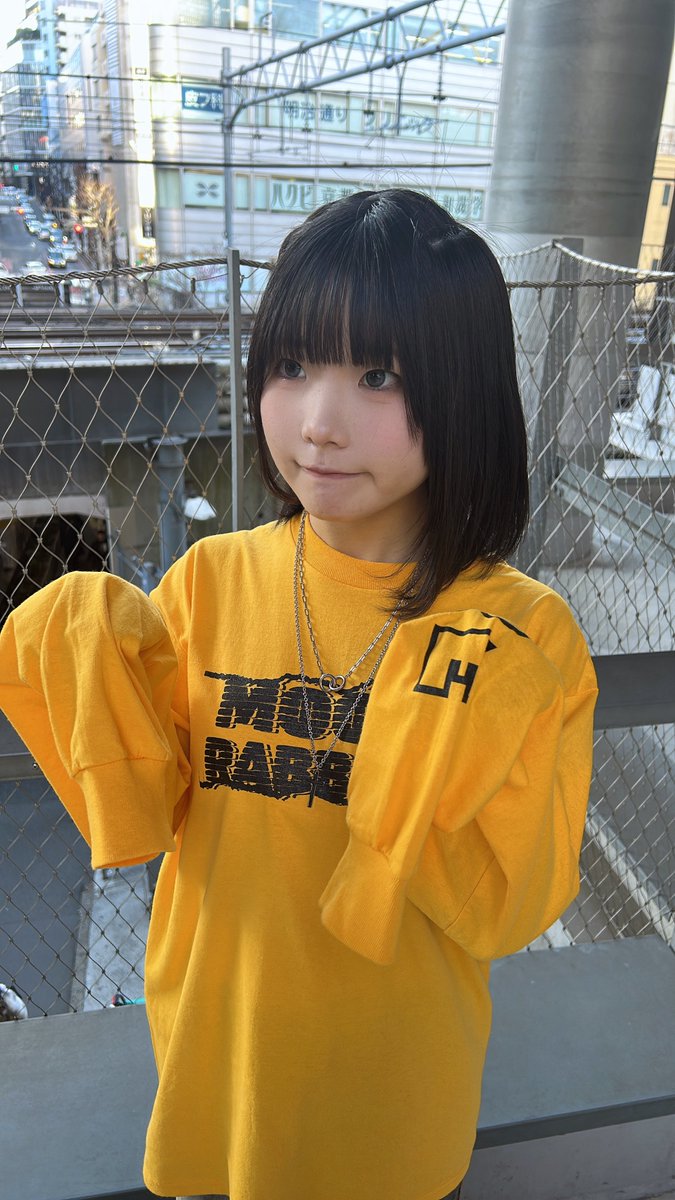 renya_san07's tweet photo. すっごく嬉しかったムンラビとviccoreのコラボ✨

なんと販売が今日までなのです(>_<)

腕のとこまでめちゃくちゃかっこいい
(*´>ω<`*)おしゃれさんなのです！

猫田はお気に入りの半袖の下に着る！！
そんでおしゃれさんする！

 #ムンラビ  #viccore https://t.co/FKG0AS6uYb