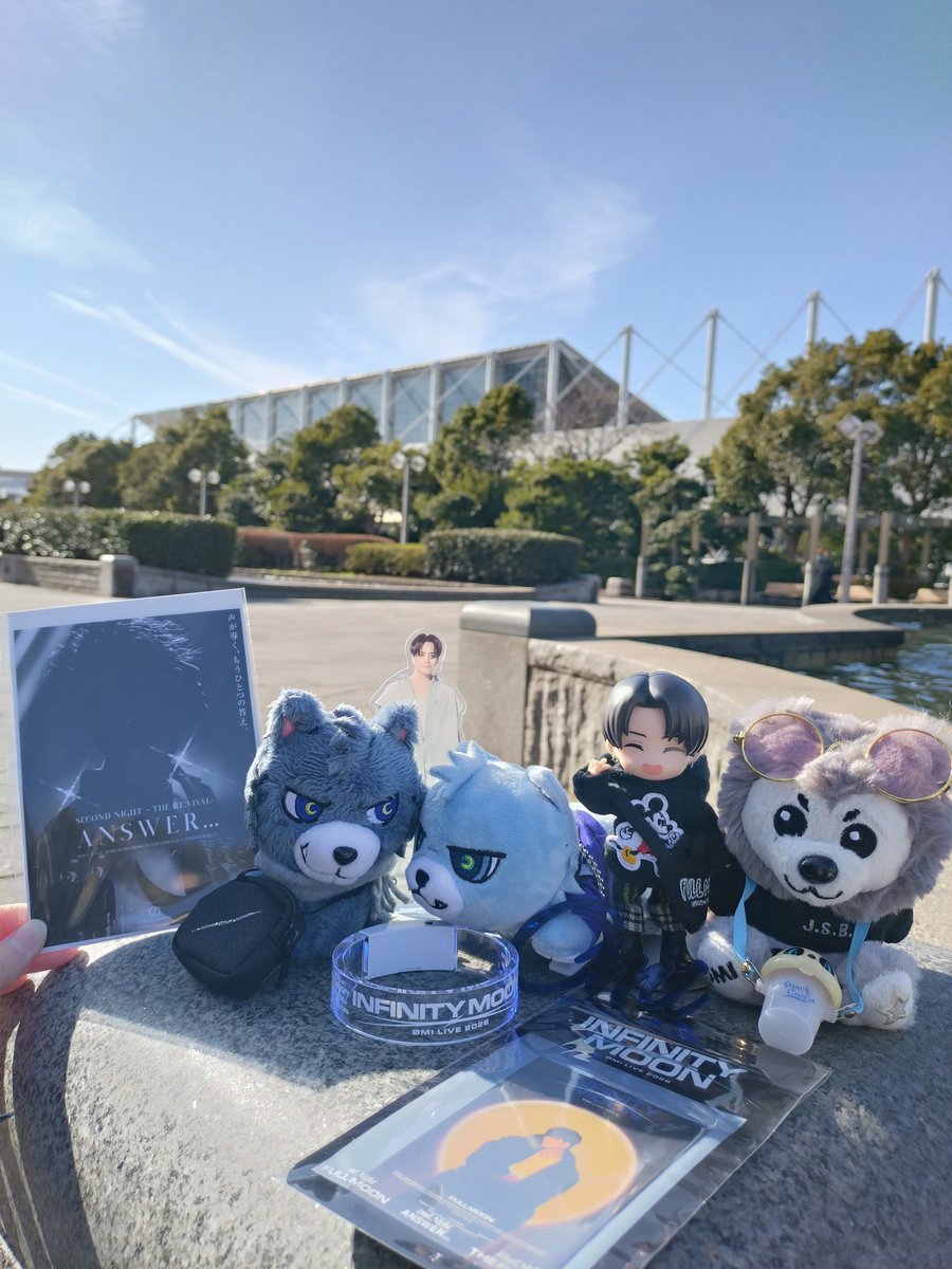 yumA_214's tweet photo. ØMIちゃんソロライブ２日目🐺💙
今日のライブコンセプトは４年前のANSWERツアー再演🌒当時はまだコロナ禍で無声援の中だったから、今日歓声ありのANSWER公演ができてようやく完結したかのような気持ち！
お席が通路脇で近くでトロッコ止まってくれて多分過去一近距離で遮るものなくØMIちゃん観れた🥹💕 https://t.co/pChr1gWtRj