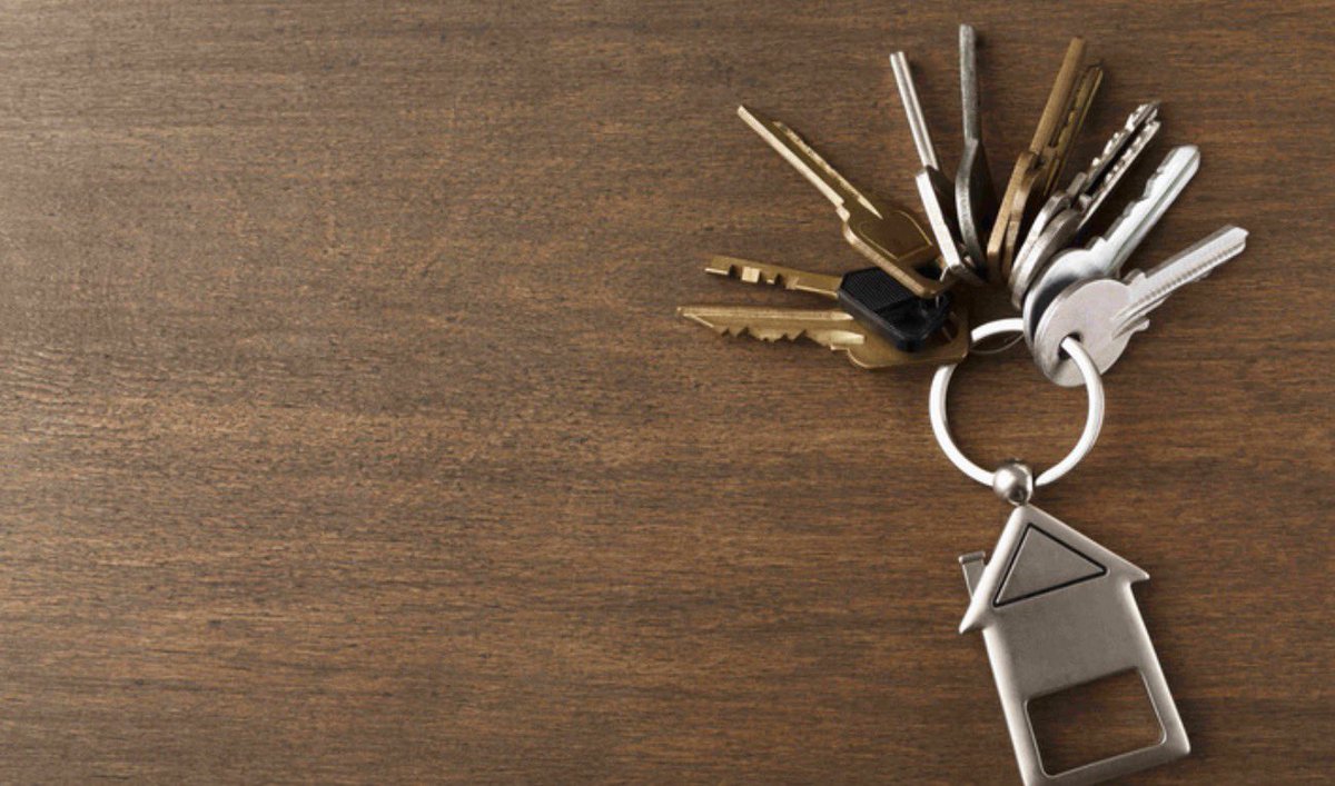 Fomento_RM's tweet photo. 🏘️🔑 Prorrogamos hasta el 31 de diciembre el 'Aval Joven' que ha permitido que 869 #jóvenes accedan a un #hogar

Los #avales concedidos superan los 16 millones de euros y han generado operaciones hipotecarias por valor de 88,7 millones

🔗 https://t.co/dQ6gzu5ikn https://t.co/oXfBunSD2G