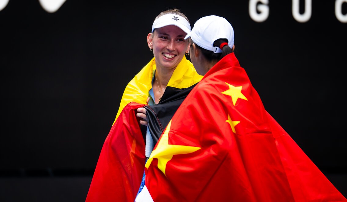 elise_mertens's tweet photo. Australian Open doubles Champions! 🏆 Proud of our fighting spirit, determination and teamwork 👊
Believe 🫶🇧🇪 #AusOpen https://t.co/hEw4rEaEUD