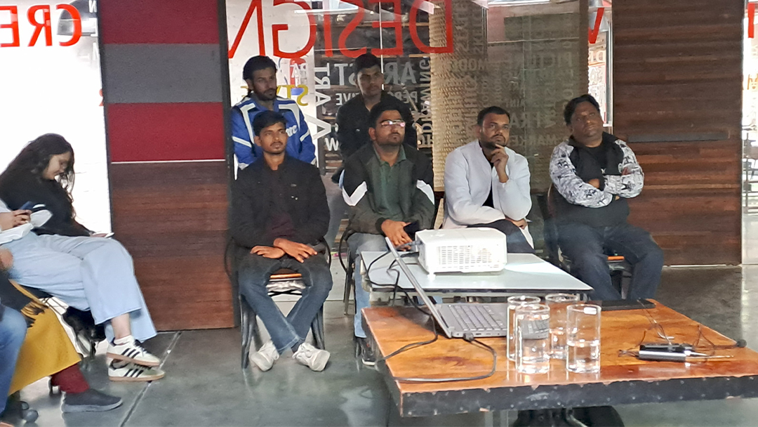 Learning straight from material experts! Our students gained hands-on insights into veneers &amp; plywood during an industry session by Duro at IVS Noida, bridging theory with real-world application.

#ivsnoida #MaterialExpertSession
#handsonlearning #industryexposure