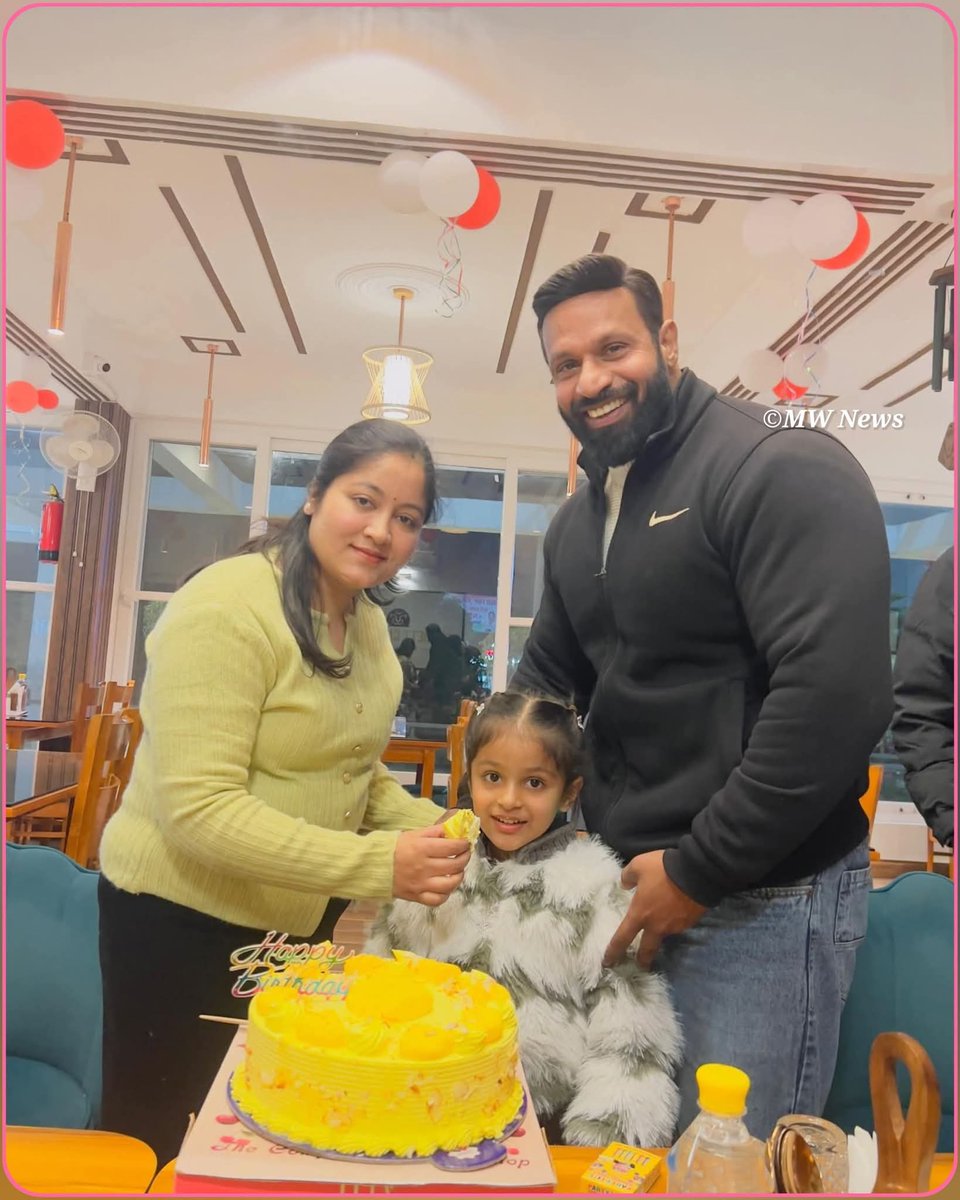 Kavish aziz tweet media