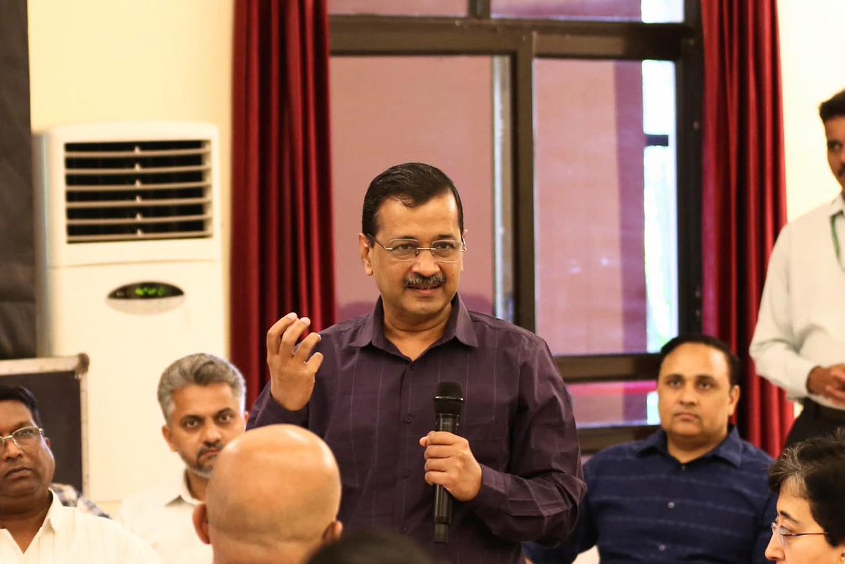 ArvindKejriwal's tweet image. Had a lunch meeting today with the Aam Aadmi Party Goa State Committee and held detailed discussions on strengthening the organisation in the state.

The people of Goa want an honest alternative and people centric politics. Together with the people, we will work to fulfil Goa’s…