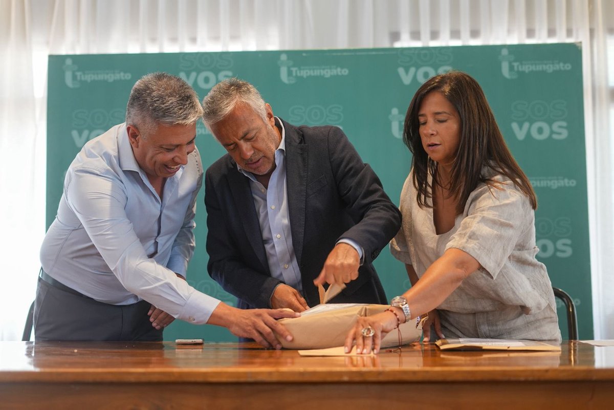 Dimos un paso clave para el desarrollo de Tupungato con la apertura de sobres de la licitación del Acueducto Oeste. Se presentaron 9 empresas interesadas en ejecutar una obra estratégica que garantizará el abastecimiento de agua potable por los próximos 25 años.

Esta obra,