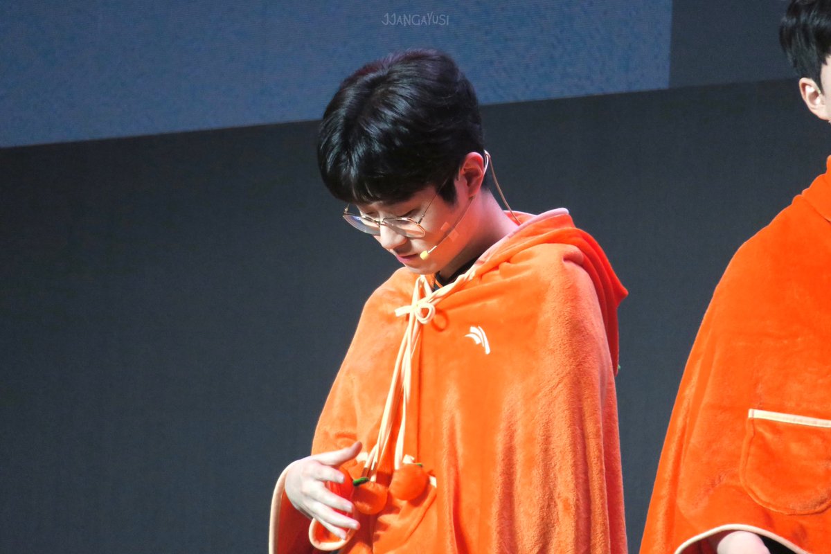 jjangayusi's tweet photo. 오늘 생일이신 우탑제 🍊

#Happy_Zeus_Day
#Zeus #제우스 https://t.co/IRgHtbIPsQ