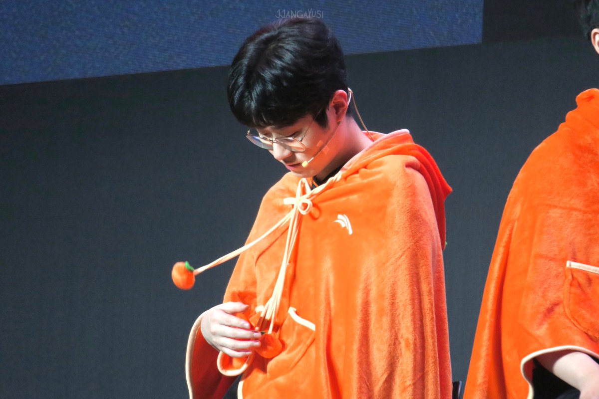 jjangayusi's tweet photo. 오늘 생일이신 우탑제 🍊

#Happy_Zeus_Day
#Zeus #제우스 https://t.co/IRgHtbIPsQ