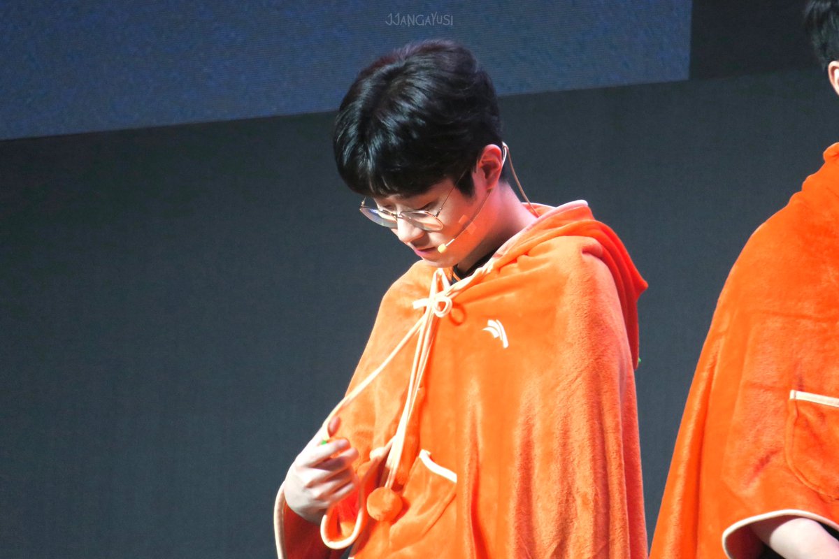 jjangayusi's tweet photo. 오늘 생일이신 우탑제 🍊

#Happy_Zeus_Day
#Zeus #제우스 https://t.co/IRgHtbIPsQ