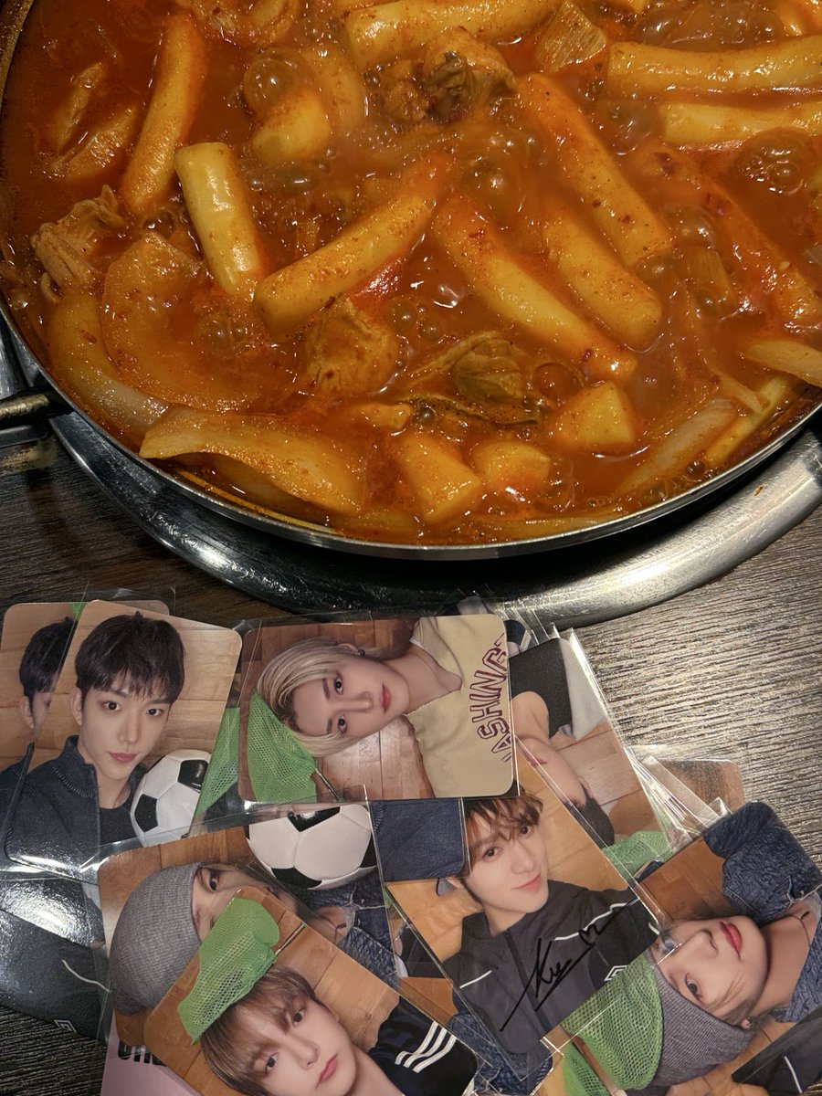 끼끼야끼끼야왜요쌤왜요쌤럭드하러가서돈많이쓰고오지말랫지죄송해요쌤