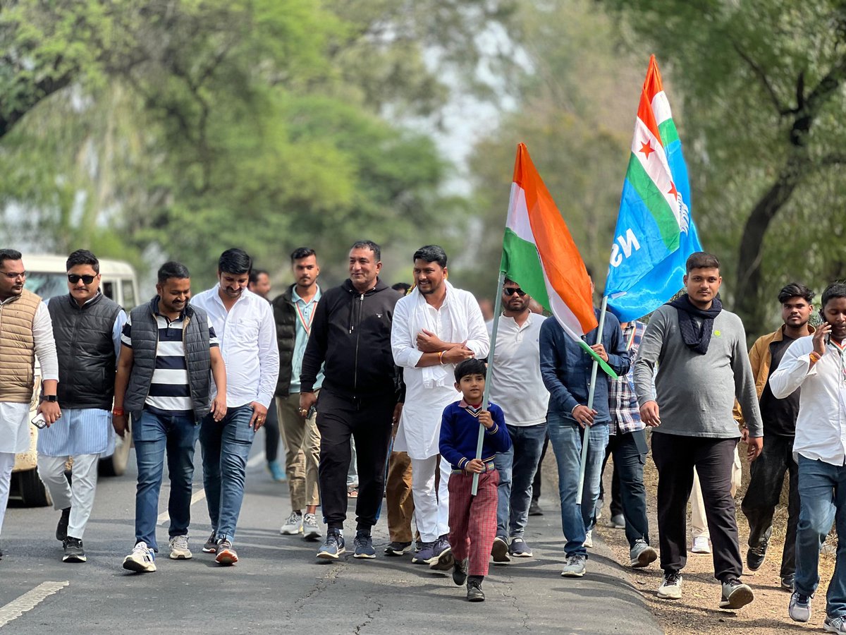 NSUI प्रदेश अध्यक्ष श्री आशुतोष चौकसे जी के नेतृत्व में नरसिंहपुर से नर्मदापुरम तक चल रही NSUI की "जनचेतना यात्रा" आज छठे दिन बाँसखेड़ा में प्रवेश कर चुकी है।

छात्रों और आमजन की आवाज़ को साथ लेकर यह यात्रा पूरे संकल्प और जोश के साथ लगातार आगे बढ़ रही है।