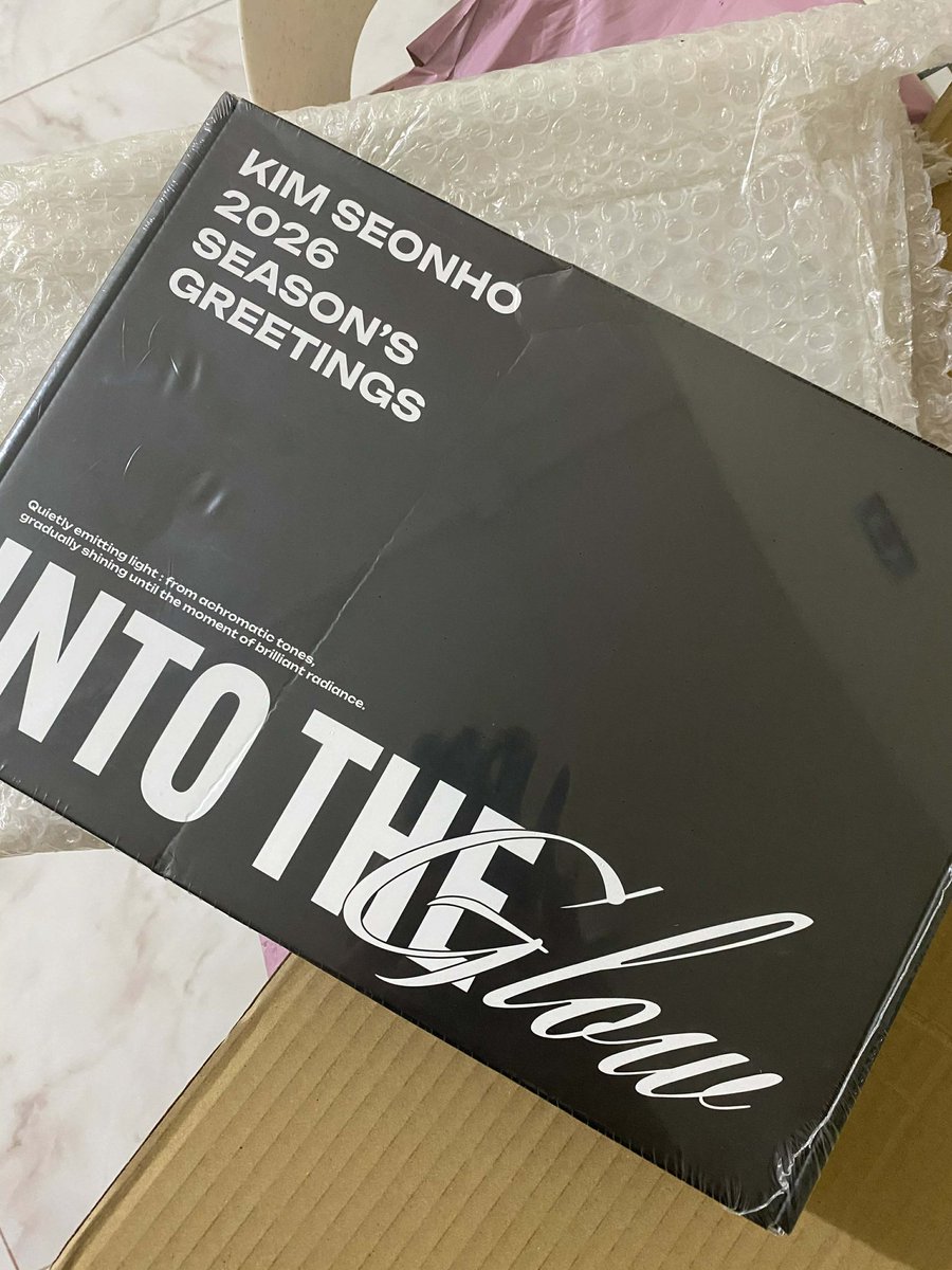 seonhonim__'s tweet photo. my kim seonho 2026 sg has finally arrived!!! i'm sooo happyyy!!! 🥹💙
it was my first time to order at mukhang masusundan pa soon! hahaha. thank you so much po for the smooth transaction and superb service, @daesangdistrict! 🥹🫶
#DDFeedback https://t.co/70EAE2u9Va