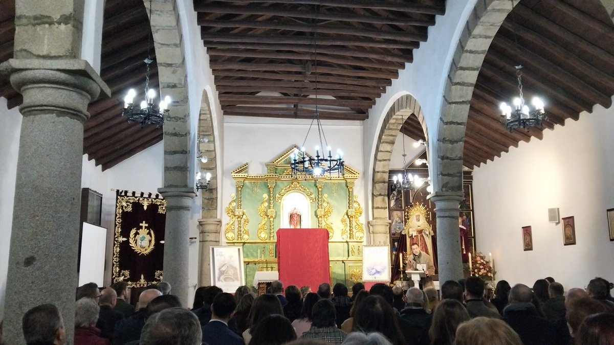 Nuestro hermano Andrés Luis Garrido autor del cartel del Certamen de Bandas "En Clave de Pasión" 2026. #pozoblanco <a href="/ccyhhpozoblanco/">CCyHH de Pozoblanco</a> <a href="/AytoPozoblanco/">Ayto. Pozoblanco</a>