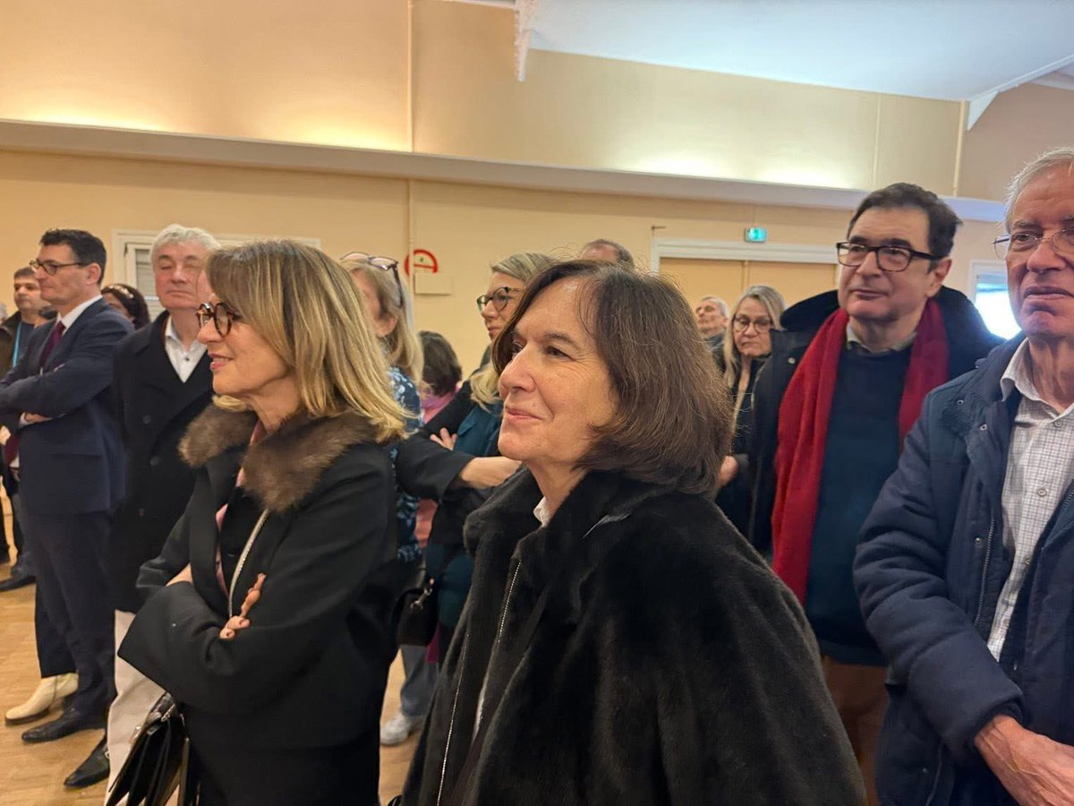 jokienzlen's tweet photo. Merci aux camarades du @PSValdeMarne pour leur présence aux vœux de notre Fédération. Motivés pour les prochaines échéances municipales. ✊🏻🌷 @partisocialiste https://t.co/WW8T51COS5