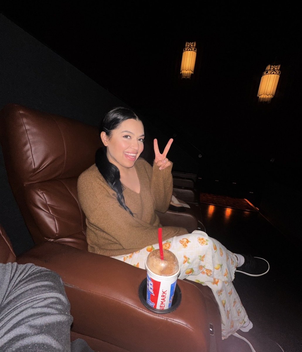 Premiere movie ✨🎥 #Jan30

“The Lord has done great things for us; we are filled with joy.” Psalm 126:3 

(these are not pj’s lol theyre just pretty print pants that everyone thinks are for nighttime but I still wear them out idc 🤓) 

24 hrs until my bday month #DanBanFam 🧡