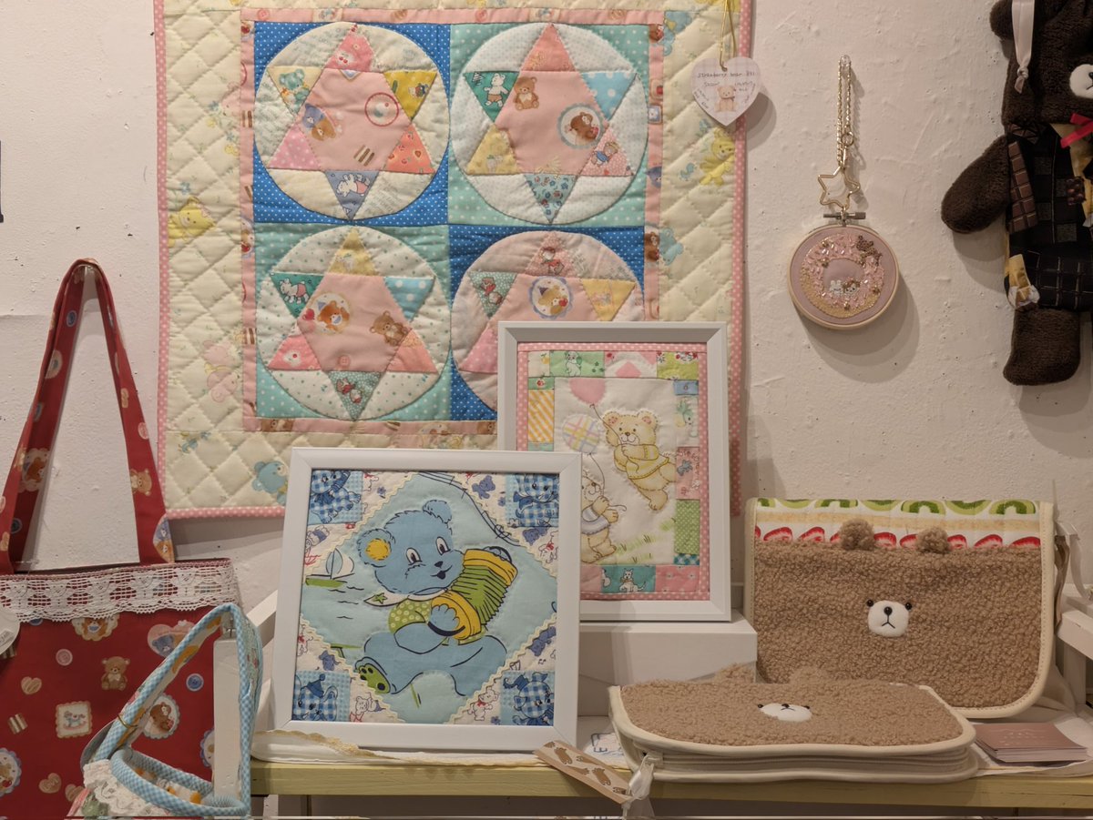 yamamoさんのペンポーチはとっても好評でラスト1点🧸ほかの作品も少なくなってますー！

オンラインでは抽選になったPsychedelic＊Strawberryさんのきぐるみくまがまぐち👛クマコちゃんとクマトくんという可愛い名前です☺️