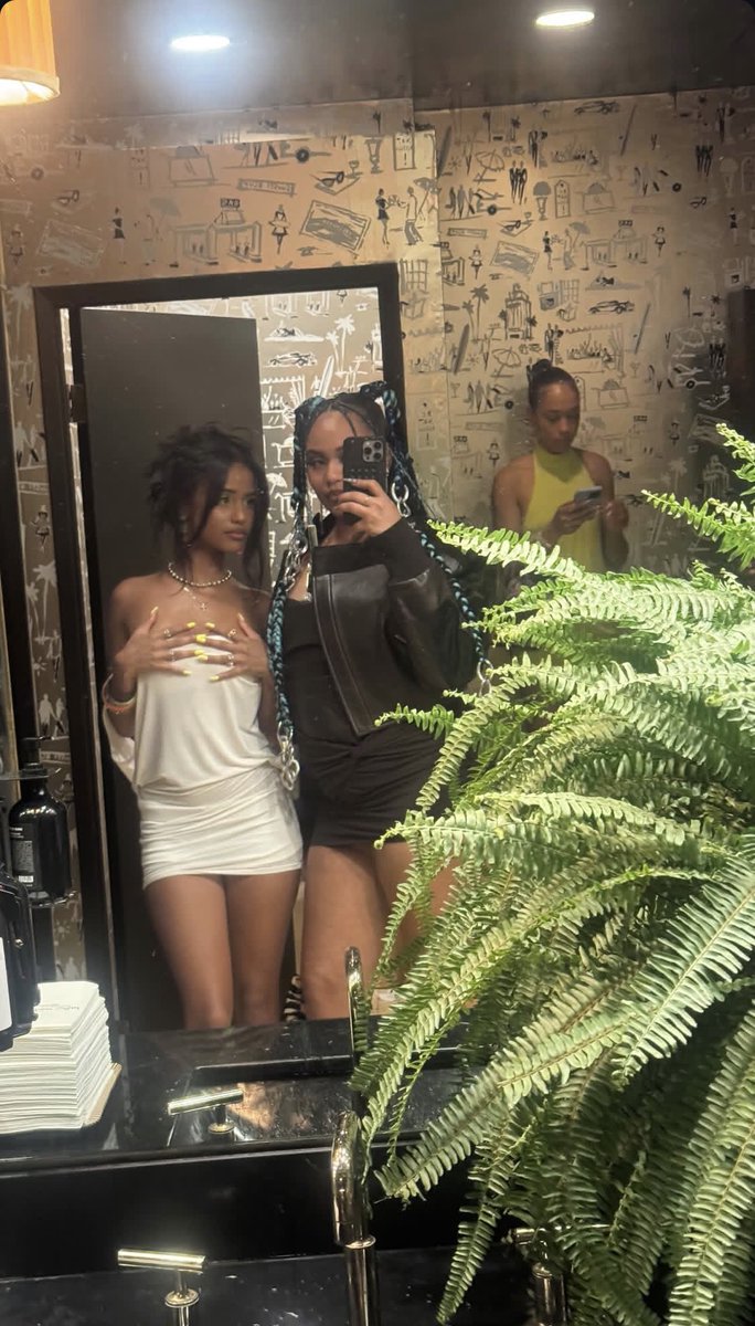 Tyla_Tygrs's tweet image. TYLA &amp;amp; @moliymusic look stunning at TYLA’s Birthday Party in LA, California