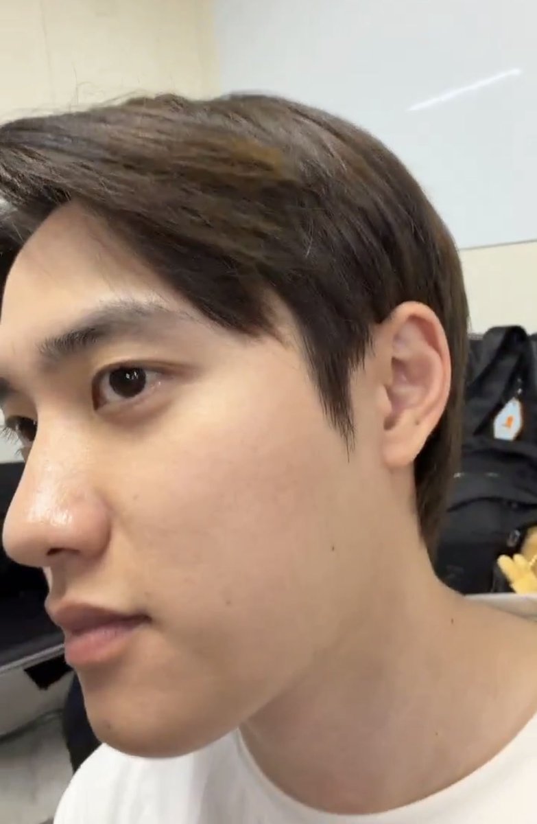 munduran dikit atuh kack gantengnya kelewatan