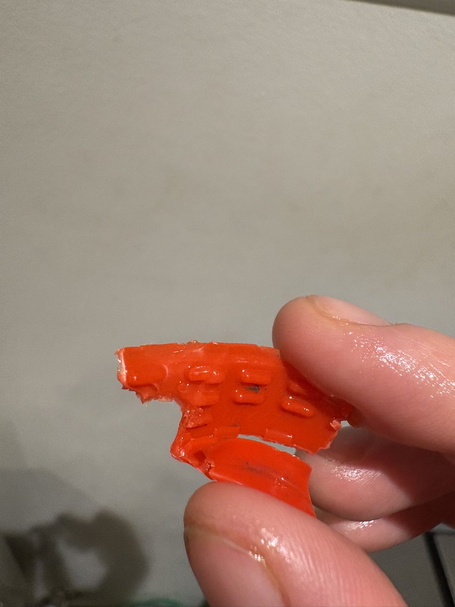 flowerm0on's tweet photo. @Tesco pls explain why i found what seems to be part of a plastic bottle cap in one of your tomato tins? https://t.co/9mMag1Fqd3
