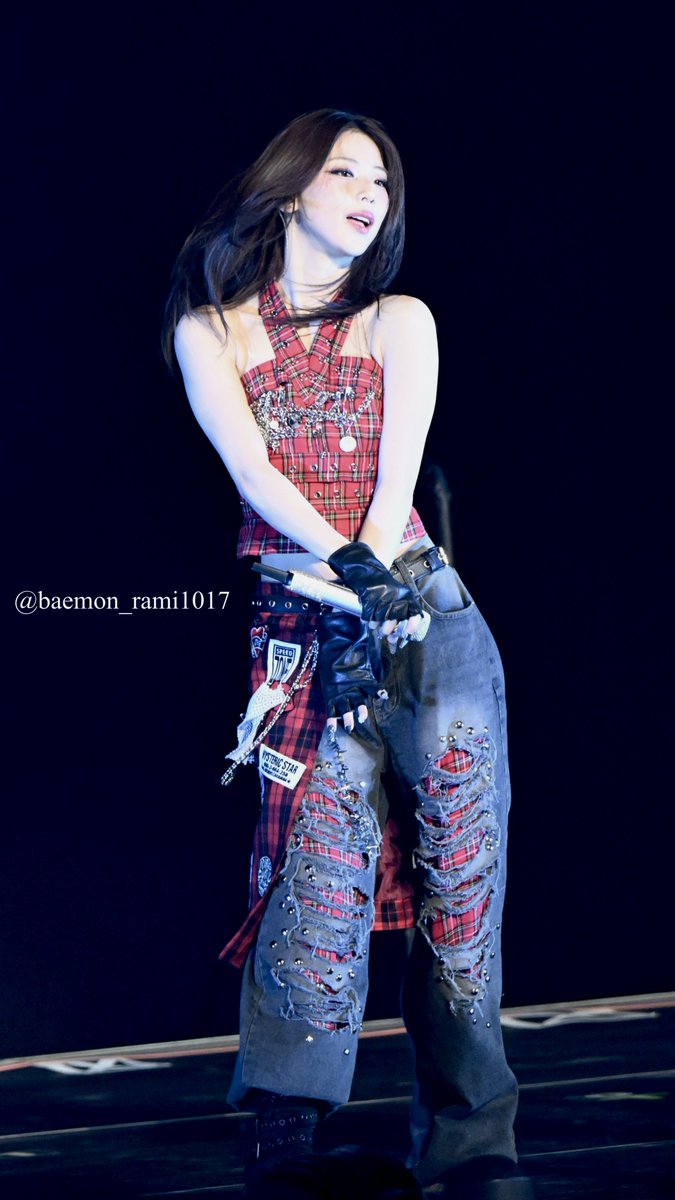 2025.12.07🦥

#BABYMONSTER   #베이비몬스터 
#루카 #RUKA #ルカ #河井瑠花