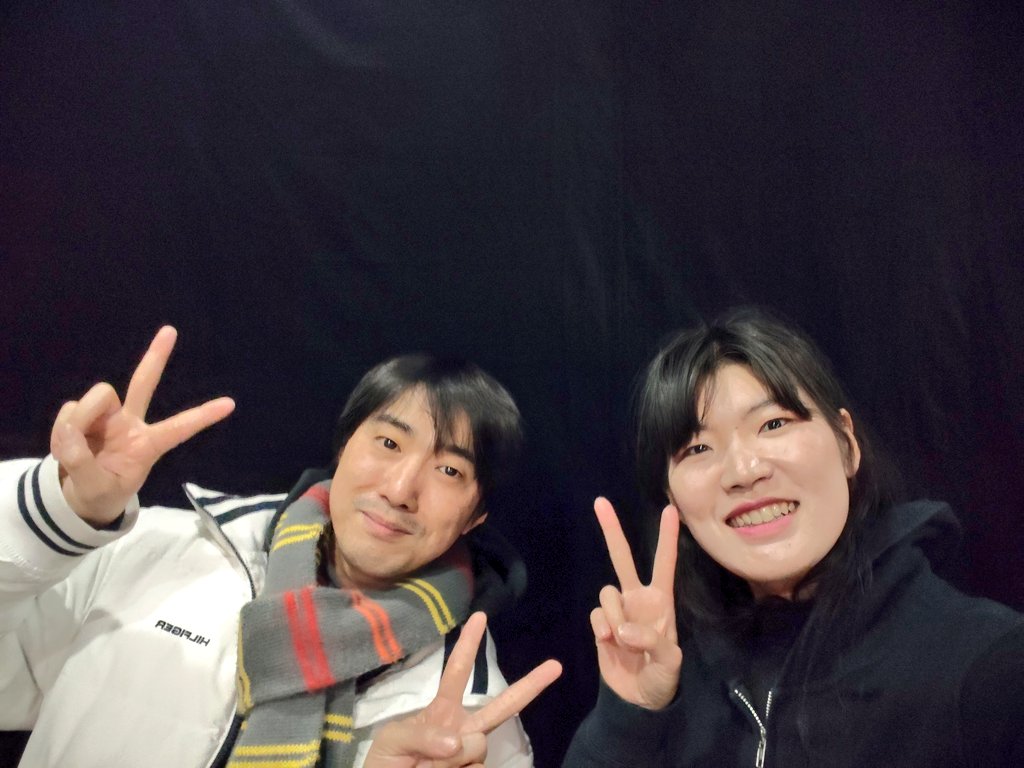 劇団 雨宿りと相傘
第3回公演『隣の芝生は青いだけ』初日、無事に終演致しました。
ご観劇くださり、本当にありがとうございました☺️
　
明日が最後の公演です。
皆様の心に、火を灯す事ができますように。