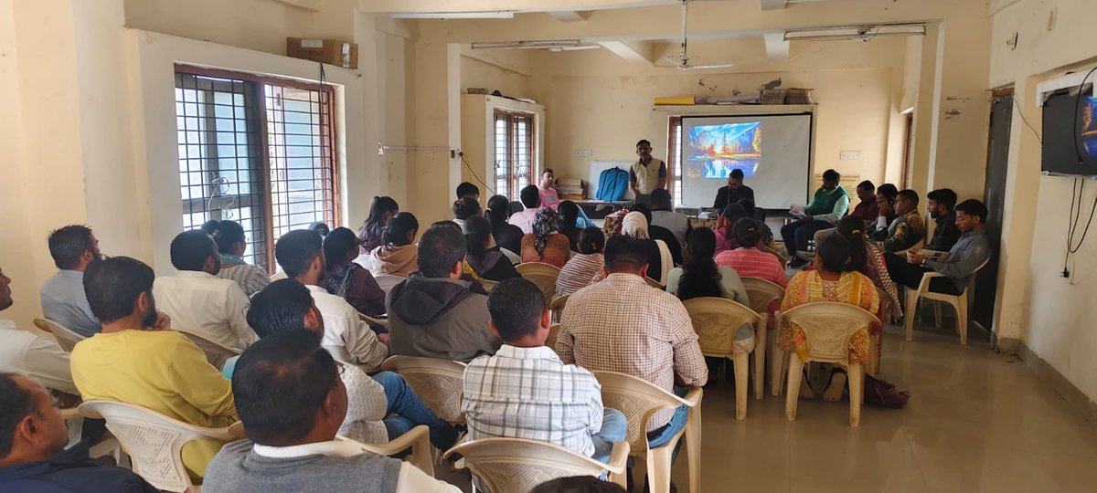 આજે <a href="/ThoWav/">@thowavbk</a> ખાતે યોજાયેલ સાથી મેન્ટરિંગ ટ્રેનિંગમાં ભાગ લેવા નો અવસર મળ્યો.
આ ટ્રેનિંગ ખુબ જ માહિતીસભર રહી અને આરોગ્ય સેવાઓને વધુ અસરકારક રીતે અમલમાં મુકવા માટે ઉપયોગી જ્ઞાન મળ્યું.
<a href="/CMOGuj/">CMO Gujarat</a> 
<a href="/prafulpbjp/">Praful Pansheriya</a>