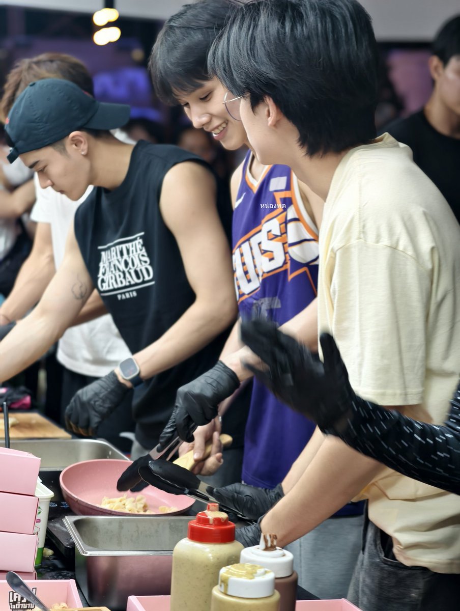 หน่องพด tweet media