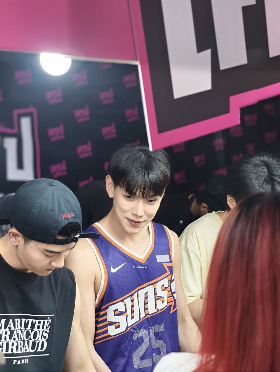 หน่องพด tweet media