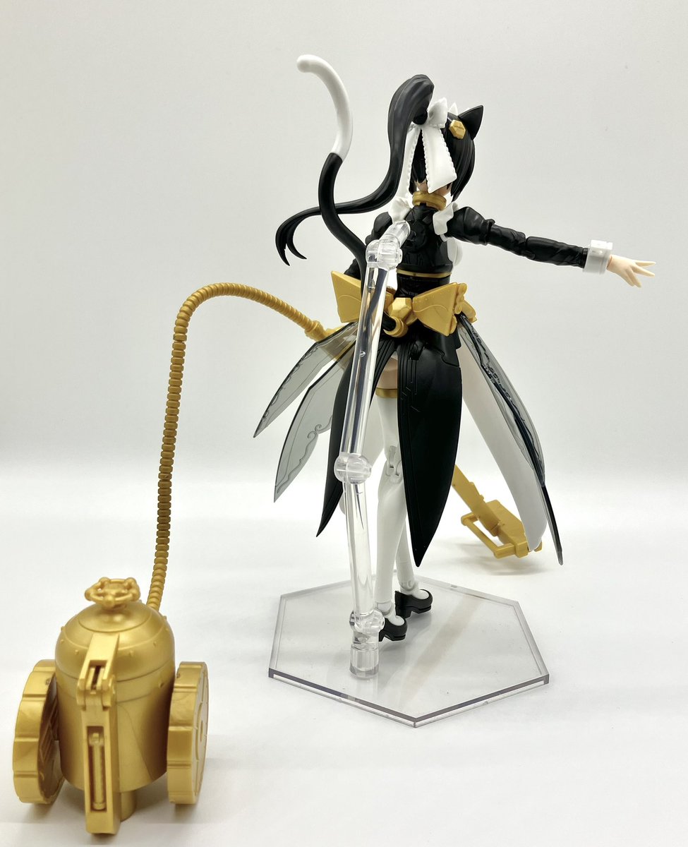 mekoNOie's tweet image. メイドロイド・クロエ 完成🌟

隊長さんがクロエさんに「あっち行ってなさい」って言われてます😤

やっぱり作りやすいし、めっちゃ可愛くて最高でした😊
選択式のパーツも多くて、どれにするか本当に楽しすぎる悩みでした🌟

#ギルティプリンセス　#maxfactory