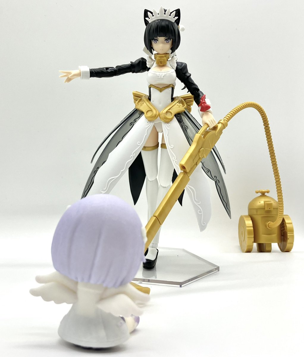 mekoNOie's tweet image. メイドロイド・クロエ 完成🌟

隊長さんがクロエさんに「あっち行ってなさい」って言われてます😤

やっぱり作りやすいし、めっちゃ可愛くて最高でした😊
選択式のパーツも多くて、どれにするか本当に楽しすぎる悩みでした🌟

#ギルティプリンセス　#maxfactory