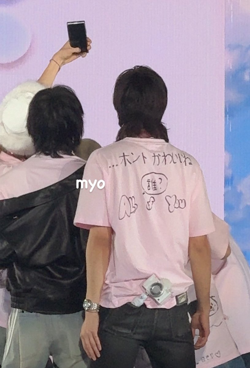 z_a_r_o_o's tweet image. .                                    진짜 귀여워
                        (누구?)
                                  ⬅️