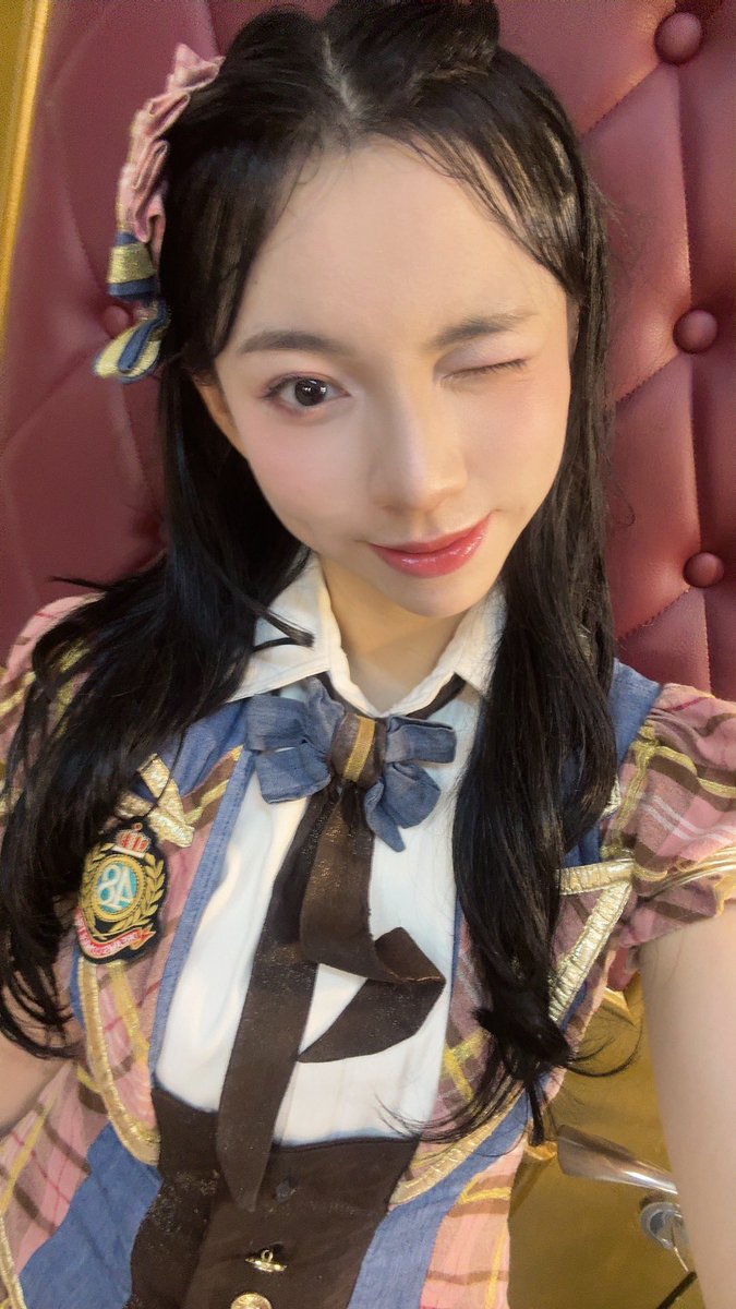 Aralie_JKT48's tweet image. MALAM OLLLL, terima kasih untuk twt hari inii!!! SENENG BNGT KL UD TWT HEHEHEH, seneng juga tadi bisa 1 unit sm ci liaaaa 🥹🥹🥹 hari ini ketemu banyak gen 12 hehehhe kangen 🫠 kalian hati-hati di perjalanan pulang yaa! jangan lupa makan malammm, selamat melanjutkan sisa hari 🫶🏻