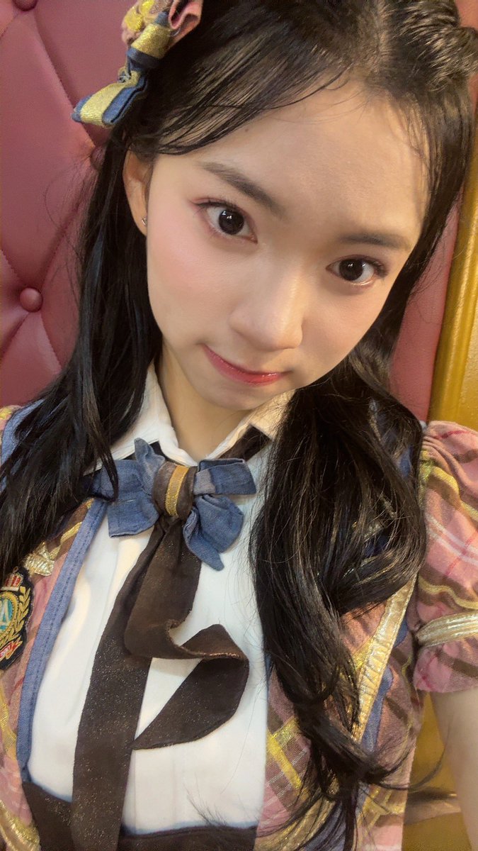 Aralie_JKT48's tweet image. MALAM OLLLL, terima kasih untuk twt hari inii!!! SENENG BNGT KL UD TWT HEHEHEH, seneng juga tadi bisa 1 unit sm ci liaaaa 🥹🥹🥹 hari ini ketemu banyak gen 12 hehehhe kangen 🫠 kalian hati-hati di perjalanan pulang yaa! jangan lupa makan malammm, selamat melanjutkan sisa hari 🫶🏻