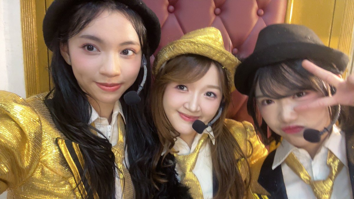 Aralie_JKT48's tweet image. MALAM OLLLL, terima kasih untuk twt hari inii!!! SENENG BNGT KL UD TWT HEHEHEH, seneng juga tadi bisa 1 unit sm ci liaaaa 🥹🥹🥹 hari ini ketemu banyak gen 12 hehehhe kangen 🫠 kalian hati-hati di perjalanan pulang yaa! jangan lupa makan malammm, selamat melanjutkan sisa hari 🫶🏻