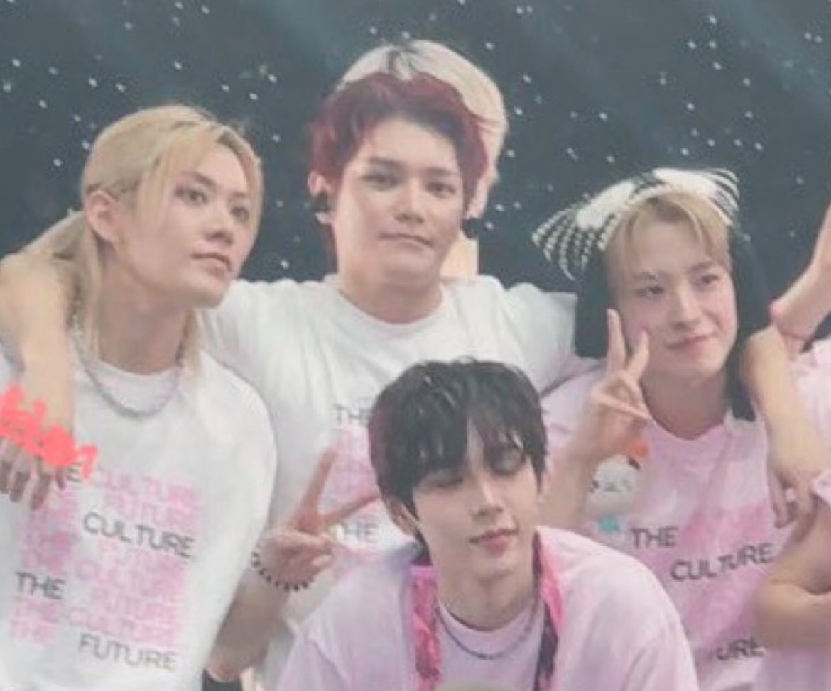 wait why are they actually a family… two moms, first born son (shotaro), and one baby girl (yushi)