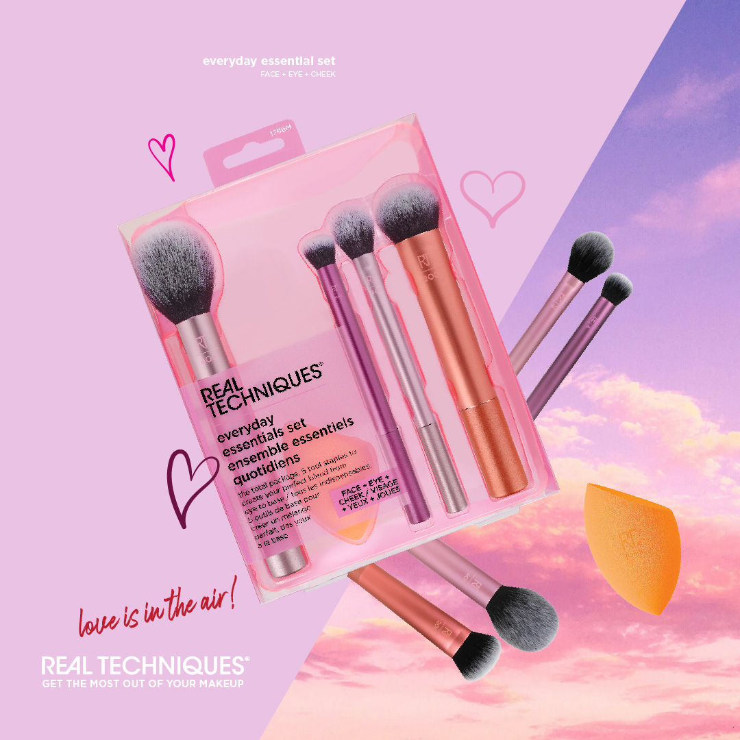 Clicks_SA's tweet photo. Love is in the air and in your beauty routine! 💕
This Valentine’s, treat yourself (or someone special) to the #realtechniques
Available now at Clicks for in store and online purchases. Remember to swipe your ClubCard at checkout! https://t.co/V7EBtHaUQA