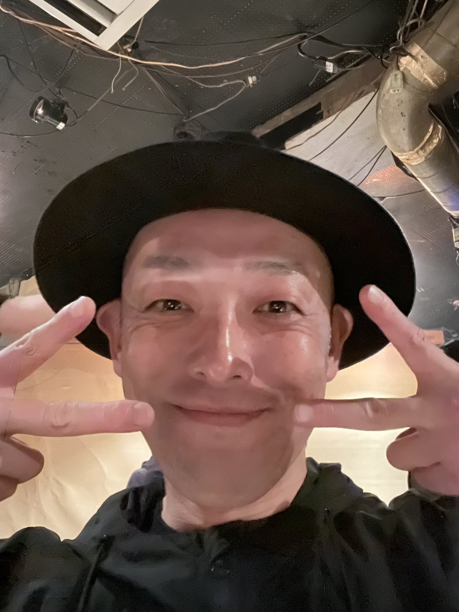 "初"池袋手刀ありがとうございました

対バンの皆様とも沢山喋れたぞ！

特に愛知トークおもろかた🟦

ちっこい機材トラブルもあり焦りましたが、まぁなんとかw

お客様をはじめ、お世話になった全ての人に感謝◎

次は2/12(木)浦和ナルシスです🐶😾

(Utchie)