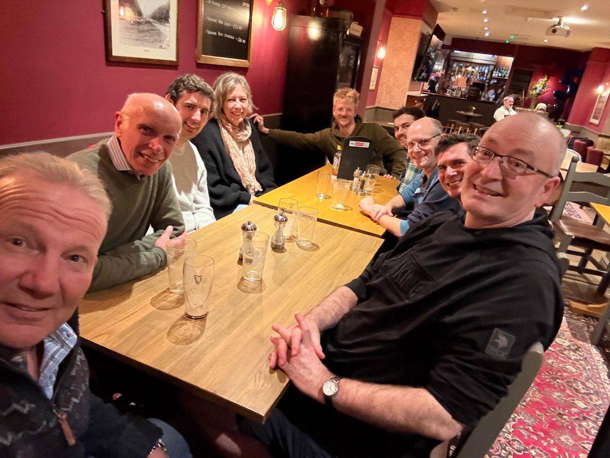 henleysquashman's tweet photo. In the pub after this week's match between Henley 3rds and Abingdon. https://t.co/Uh5eZ3dfUe