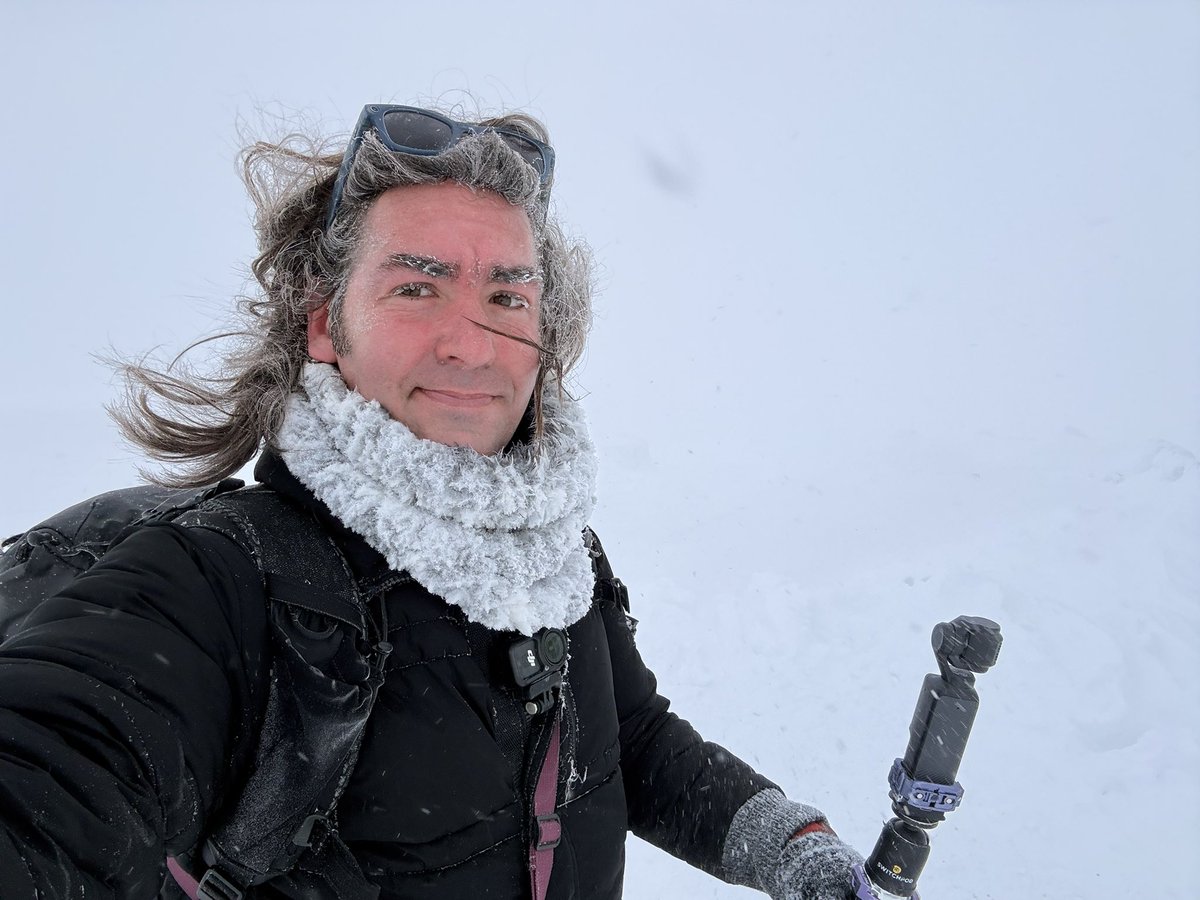 ilkoallexandrof's tweet image. はい、白髪になっておじいちゃんになってしまいました❗️マイナス15ぐらいやばいね❄️

イェーイ