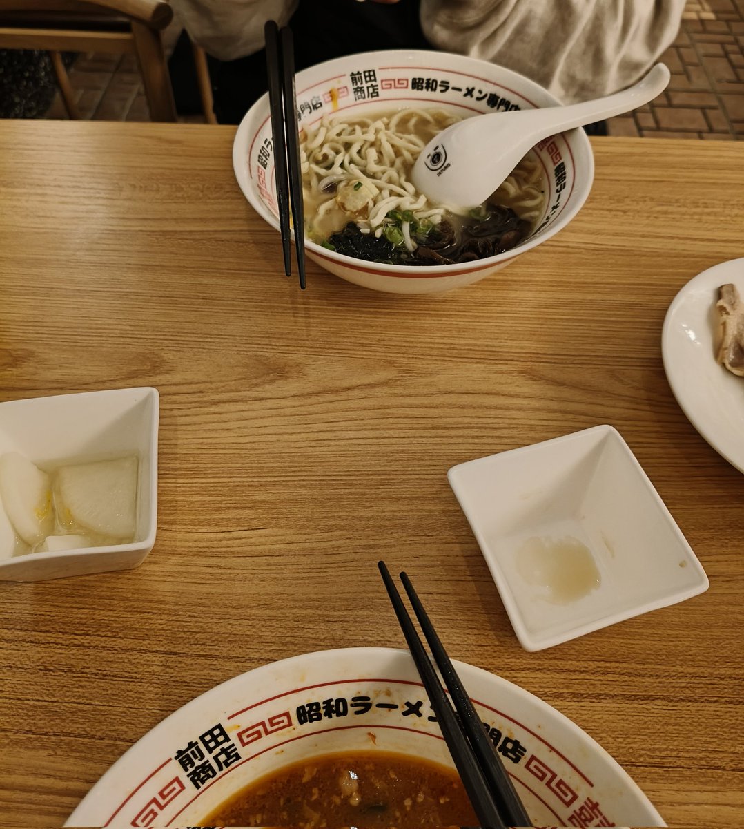 dark19850809's tweet photo. 認識了兩年的推固
第一次一起出門坐下來吃飯
這是一種很微妙的感覺
可以像朋友一樣聊不完的話題
卻也在性事上互相滿足對方
也從不打擾對方的生活
想起當初一個不自信的小女孩
到現在活潑開朗有自信的女人
也看著妳生活慢慢的變更好
心中有種欣慰感😊

#每個人都有屬於自己的光芒
#希望妳能一直幸福快樂 https://t.co/ZTIIwzNj5k