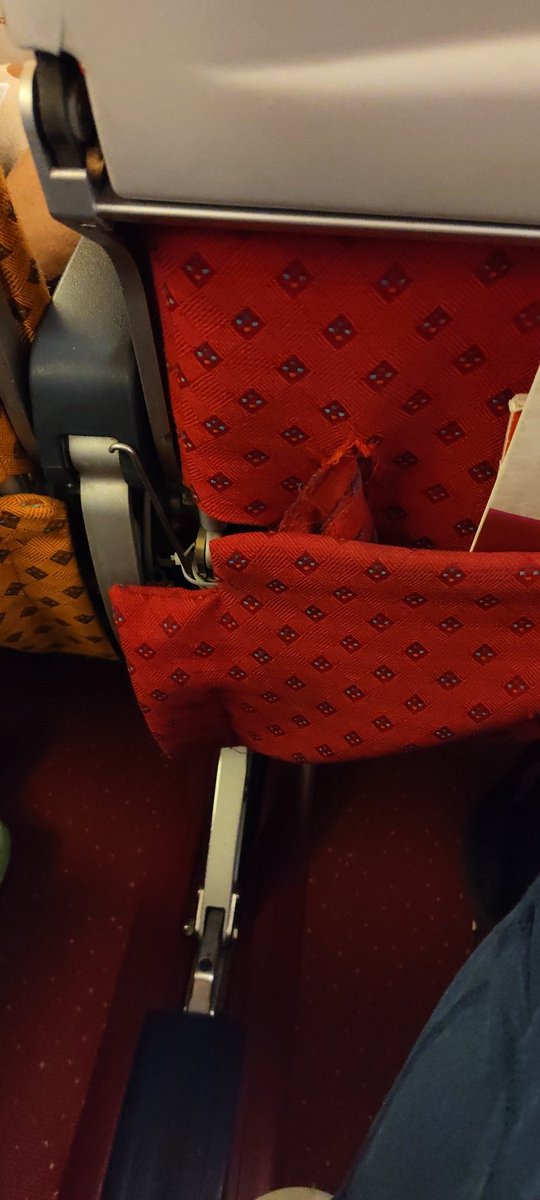 utsavdante's tweet photo. @airindia  Flight AI278 CMB to DEL, seat 29F seat pocket broken . Could you please get this fixed for next passenger usage https://t.co/ffwP4nuNI5