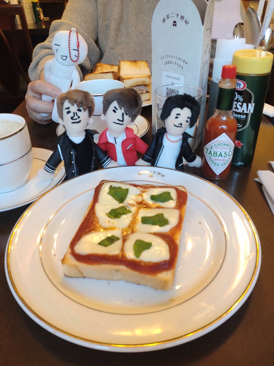 harumin_o's tweet photo. 移転後、初の喫茶二十世紀☕
うーん…狭すぎる💦 https://t.co/jtsuulcpZX