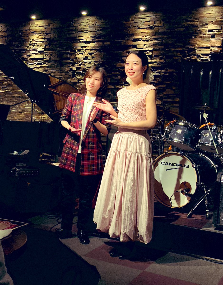 #マーヤシングス
永遠の10代、まあやが！
大人の曲も歌っててべらぼうに可愛かった！
ピアノのまりなさんまじ素敵だった！すげーかっこよかった！

城南に演劇人が複数人来ててまじ新鮮！！！！！！！！！