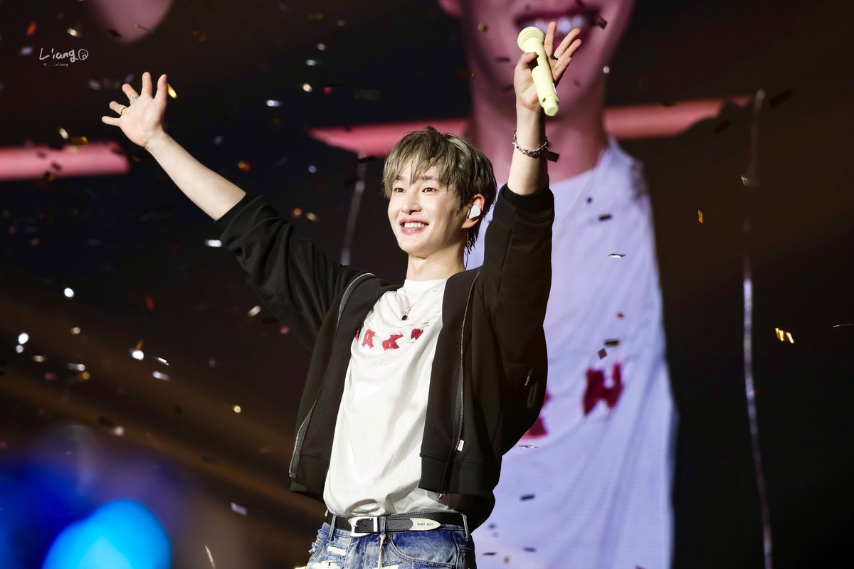 ___vliang's tweet image. 260131 [ONEW THE LIVE : PERCENT (%)] ENCORE 

🐰🩵

#온유 #ONEW #オンユ #ONEW_THE_LIVE_PERCENT