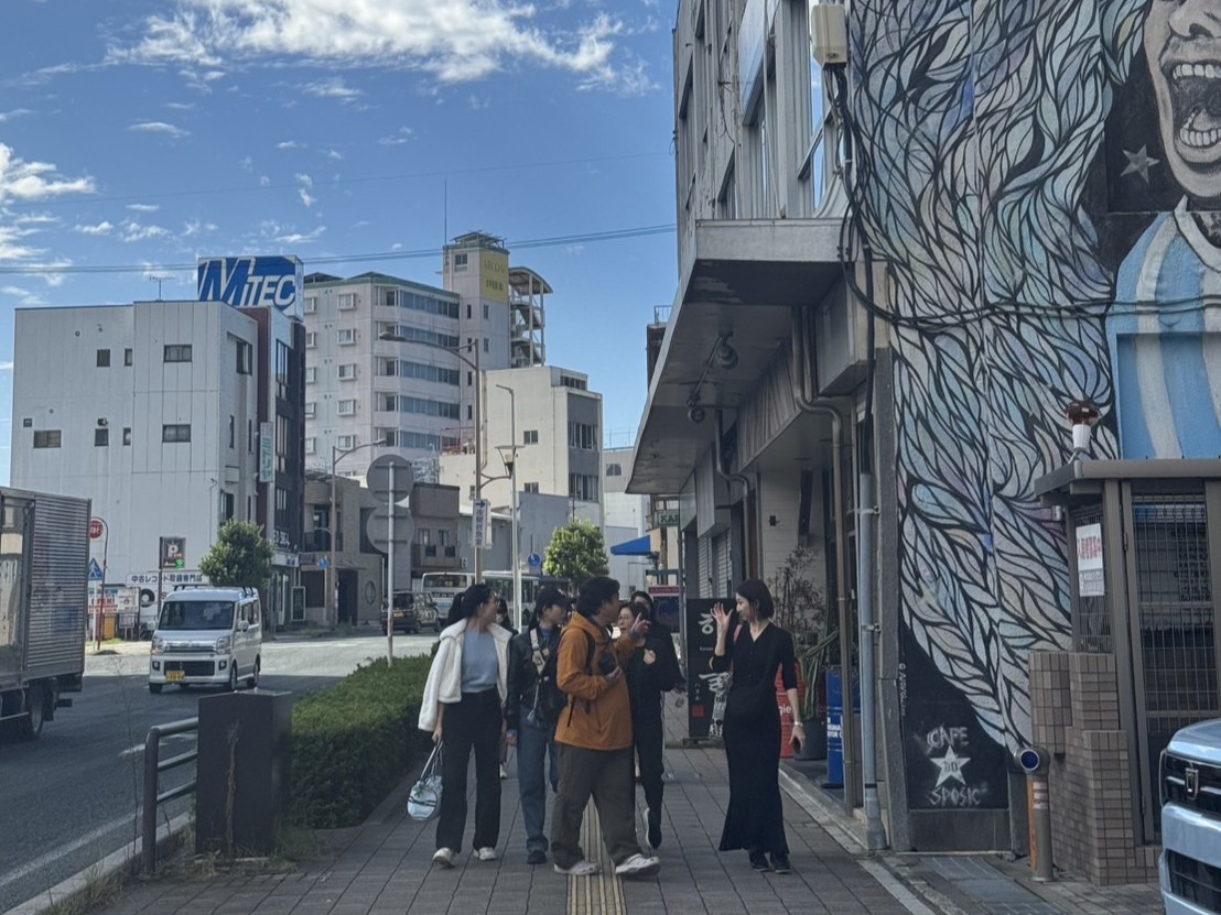 kamoeartcenter's tweet photo. 🖌️事前申込受付中！🖌️
トークセッション
「釜山・浜松アーティスト交流事業報告会」

2025年秋に当館で開催した、韓国の釜山文化財団との協力事業を、参加作家と一緒に振り返り。
韓国のお茶とお菓子をご用意しております🍵
日時：2/23（月・祝）13:00-15:00
参加費：100円
🔗https://t.co/aqJx4fPWjU https://t.co/1SCGn05CJ3