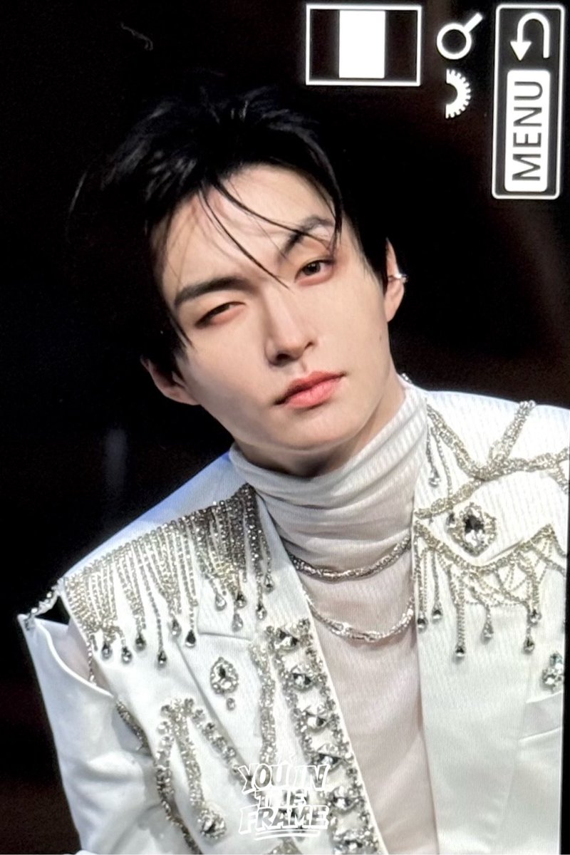 𝐘𝐨𝐮 𝐢𝐧 𝐭𝐡𝐞 𝐟𝐫𝐚𝐦𝐞 tweet media