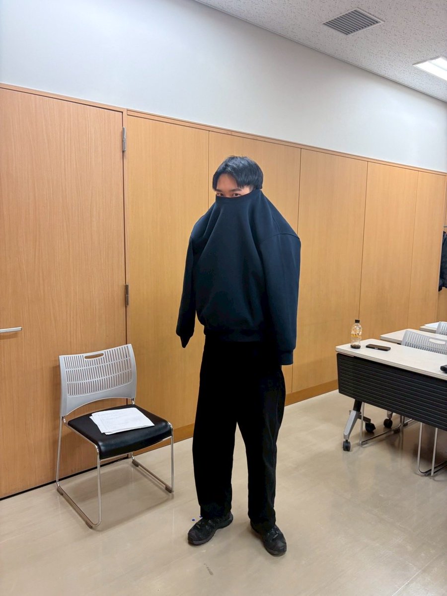 subculSHARK's tweet photo. 稽古場　寒すぎる https://t.co/RCUFVUneID