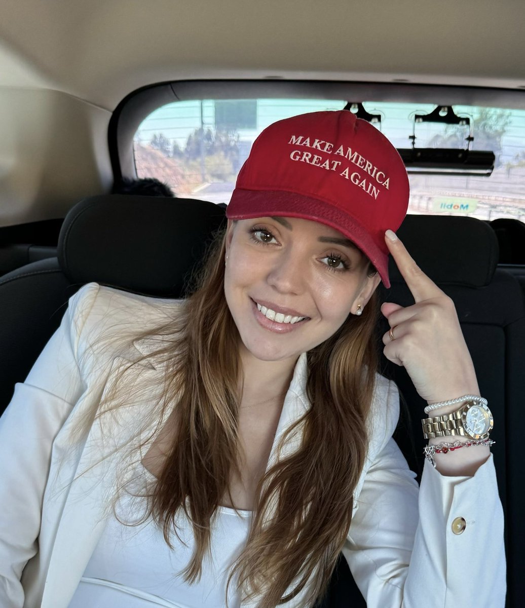 #EpsteinFiles: Trump subastaba niñas midiéndole la vagina con los dedos
- Fach@s chilen@s: