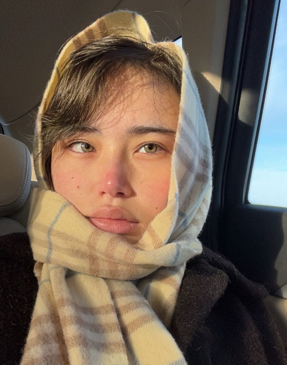 essie 🍨 tweet media