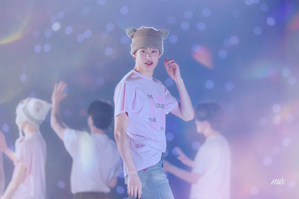 많은사람속에서   돼쥐 너만보였어